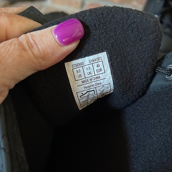 Sperry Top-Sider Black Saltwater Quilted Boots - Picture 8 of 8